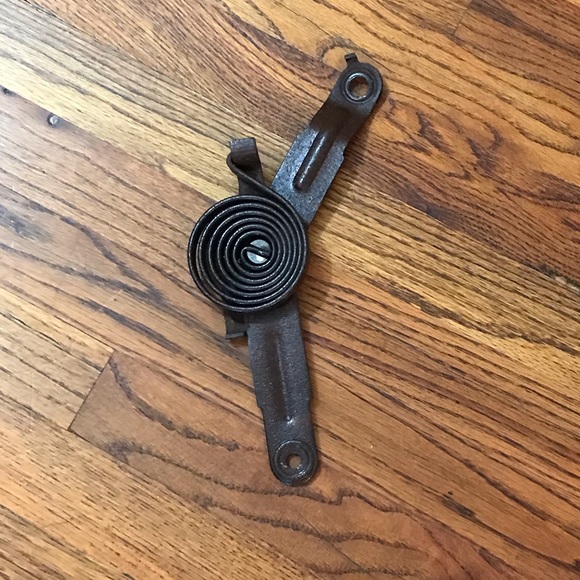 Hood Hinge Spring Left Driver Chevy GMC Silverado Yukon Sierra 15035591 Tahoe Su - Picture 5 of 12
